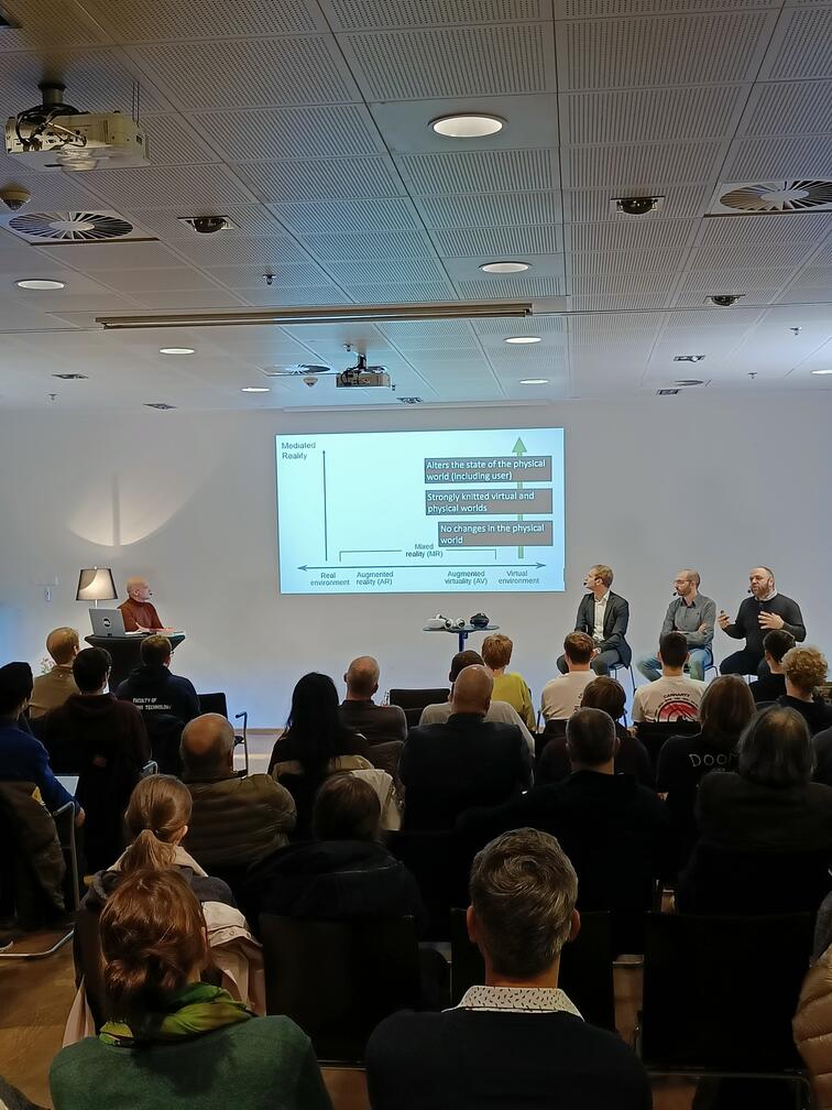 expertenpanel zaal corbu science pub